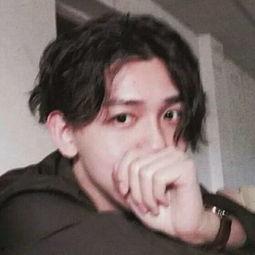 娱乐吃瓜头像男真人,真人生吃瓜头像背后的男星故事